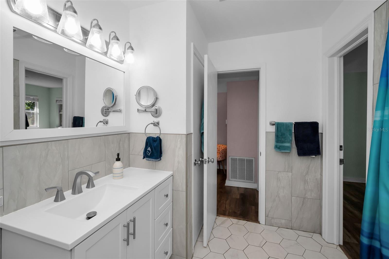 Image 36 of 74 For 245 Garden Circle S