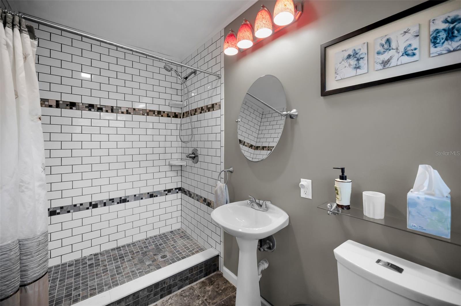 Image 40 of 74 For 245 Garden Circle S