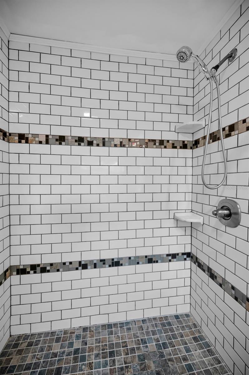 Image 41 of 74 For 245 Garden Circle S