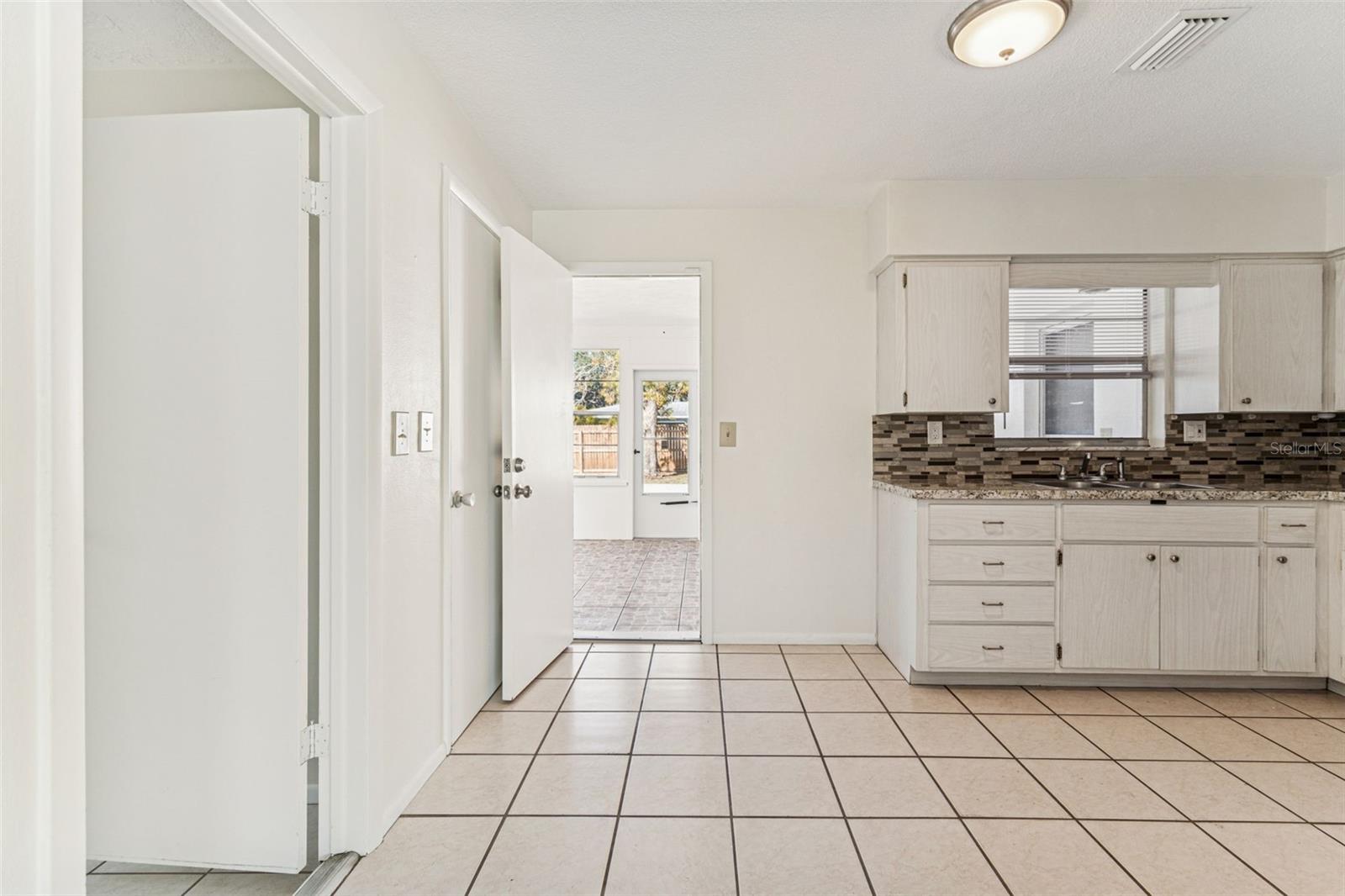 Image 12 of 75 For 822 3rd Avenue Nw