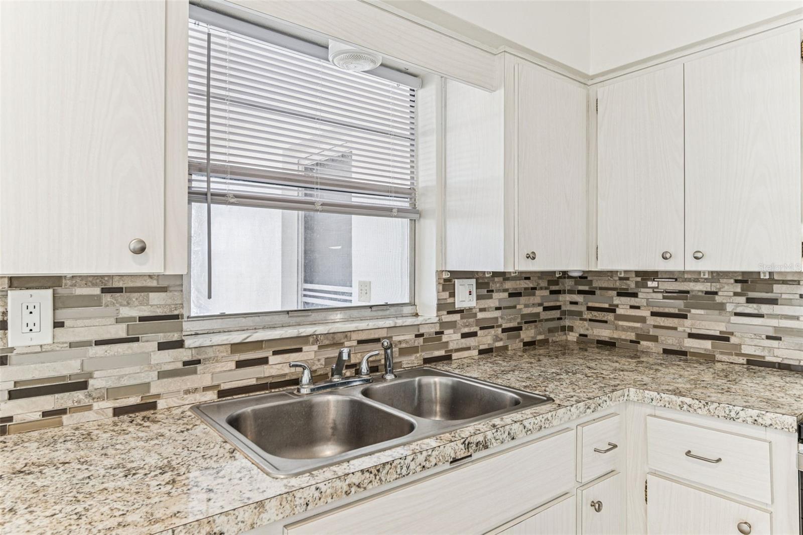 Image 18 of 75 For 822 3rd Avenue Nw