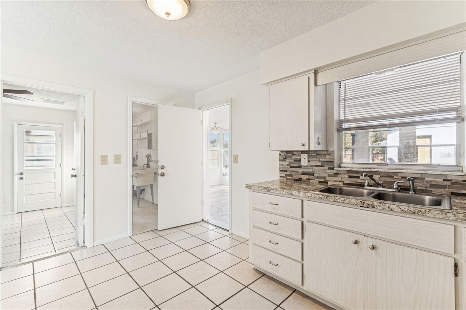 Image 21 of 75 For 822 3rd Avenue Nw