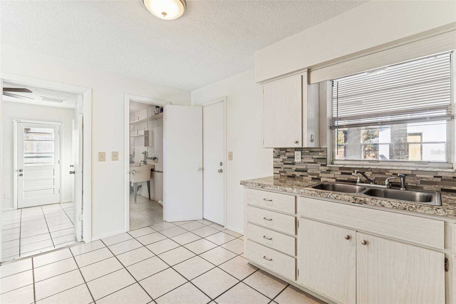 Image 22 of 75 For 822 3rd Avenue Nw