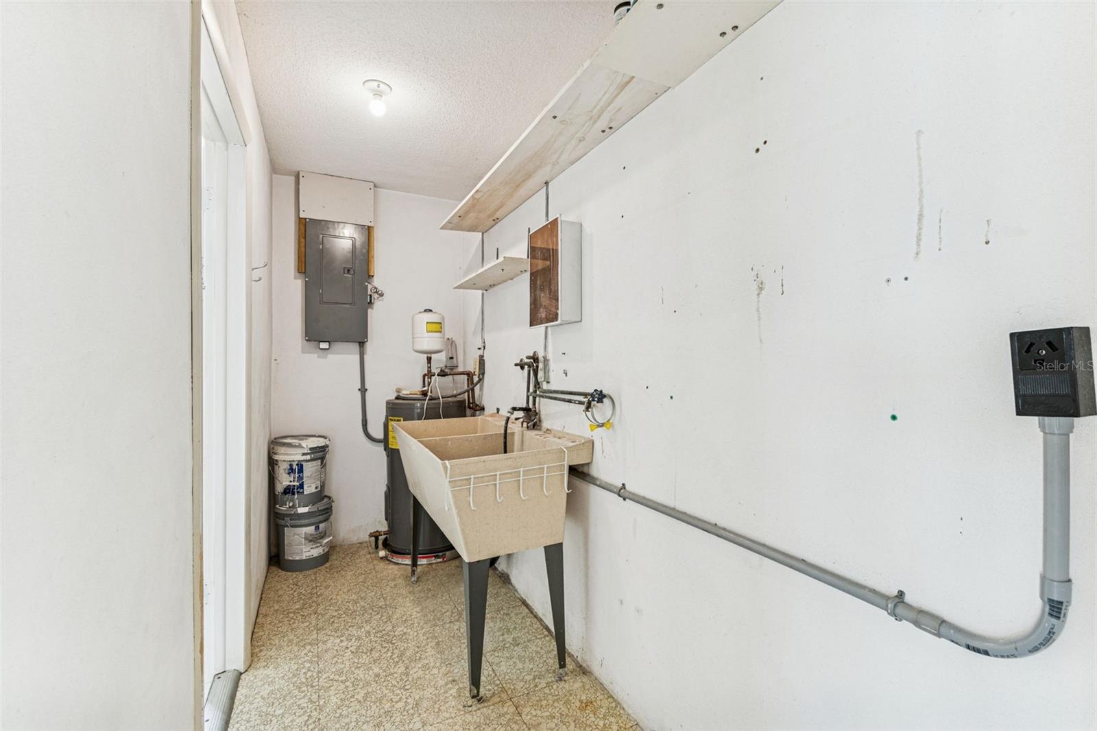 Image 23 of 75 For 822 3rd Avenue Nw