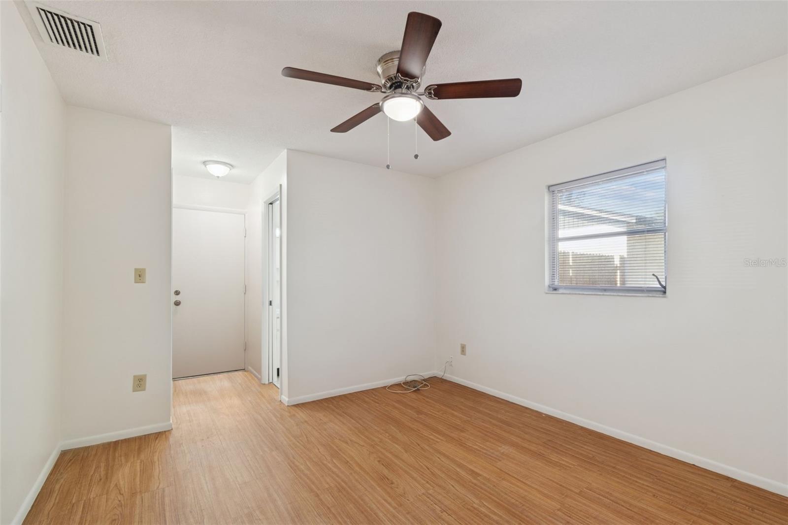 Image 43 of 75 For 822 3rd Avenue Nw