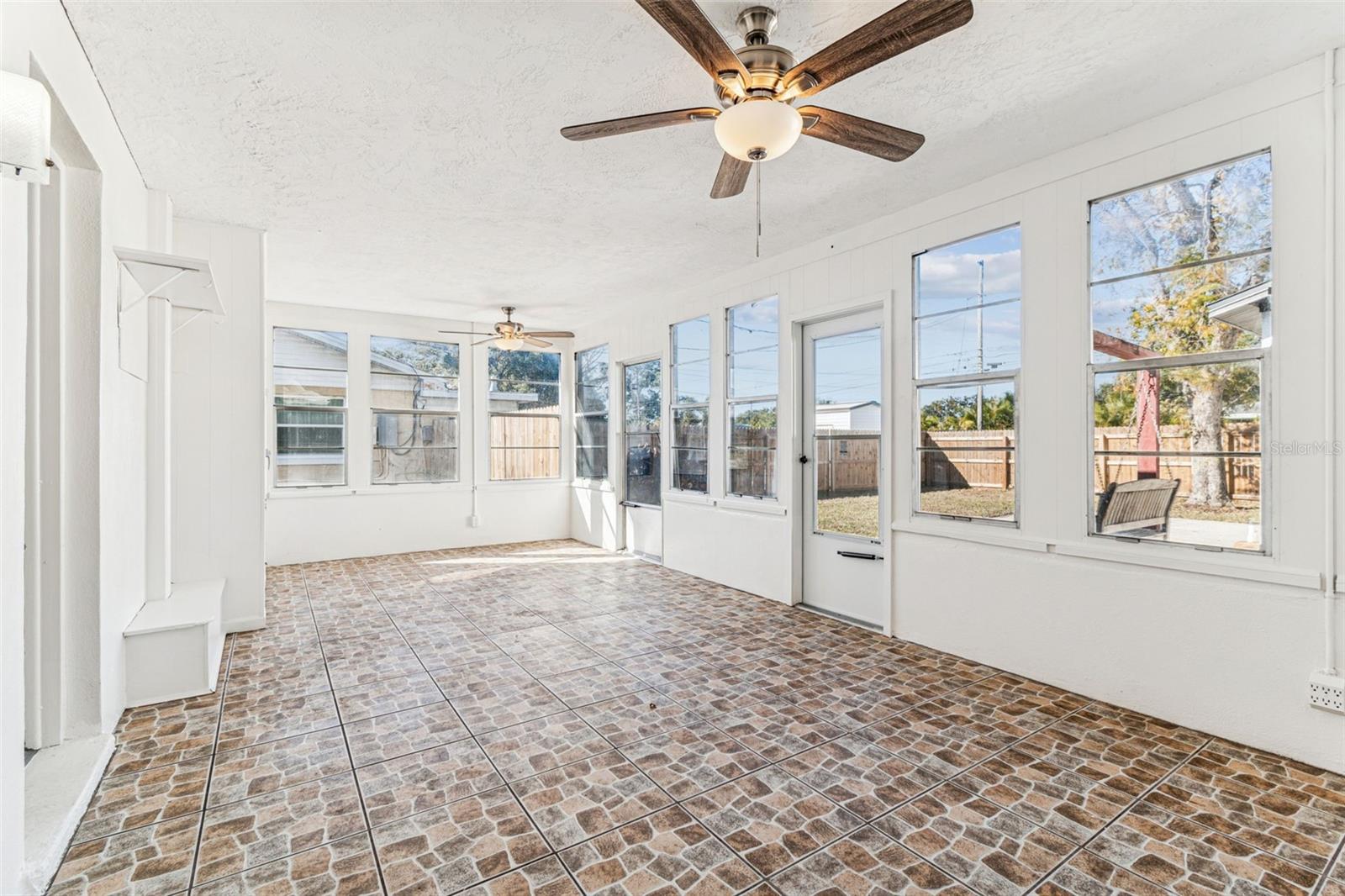 Image 52 of 75 For 822 3rd Avenue Nw