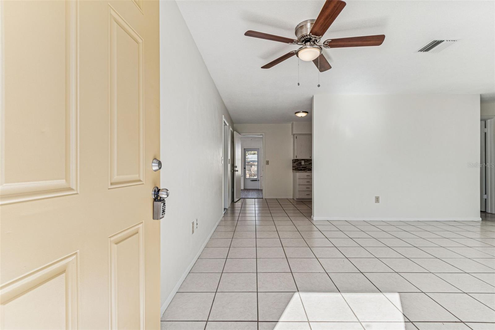 Image 7 of 75 For 822 3rd Avenue Nw