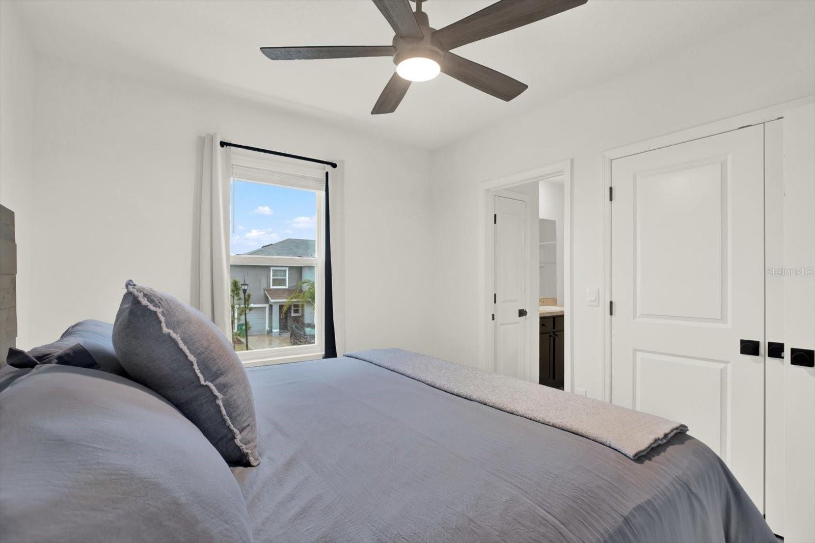 Image 26 of 52 For 33018 Frosted Clover Way