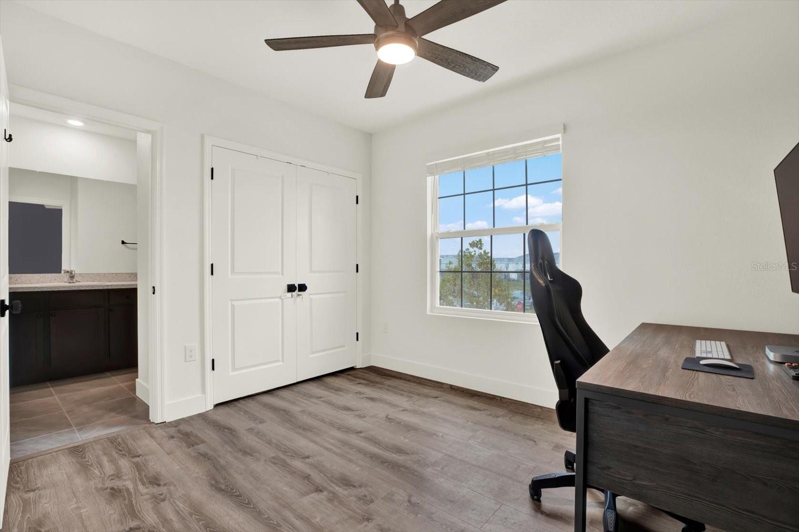 Image 29 of 52 For 33018 Frosted Clover Way