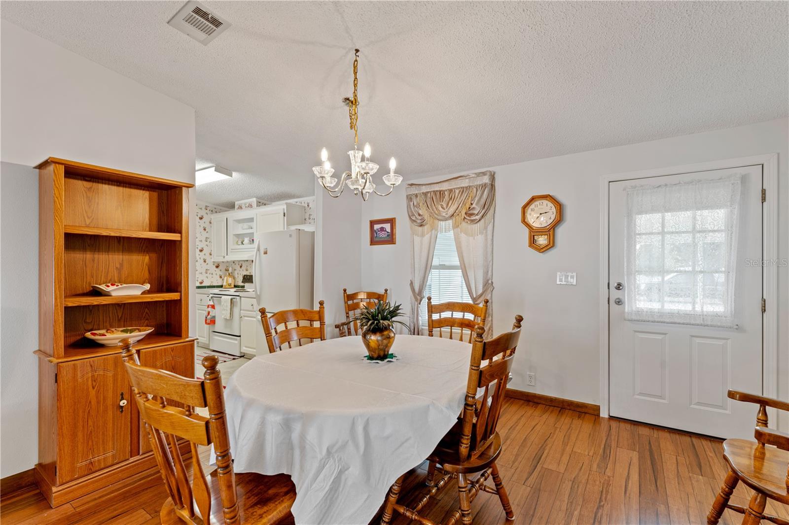 Image 11 of 50 For 6136 Ridgeway Drive