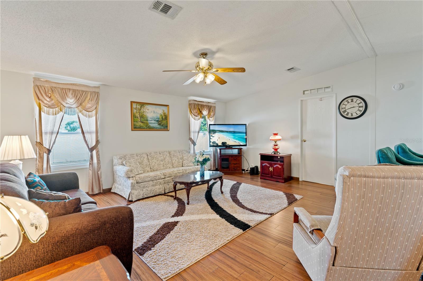 Image 13 of 50 For 6136 Ridgeway Drive