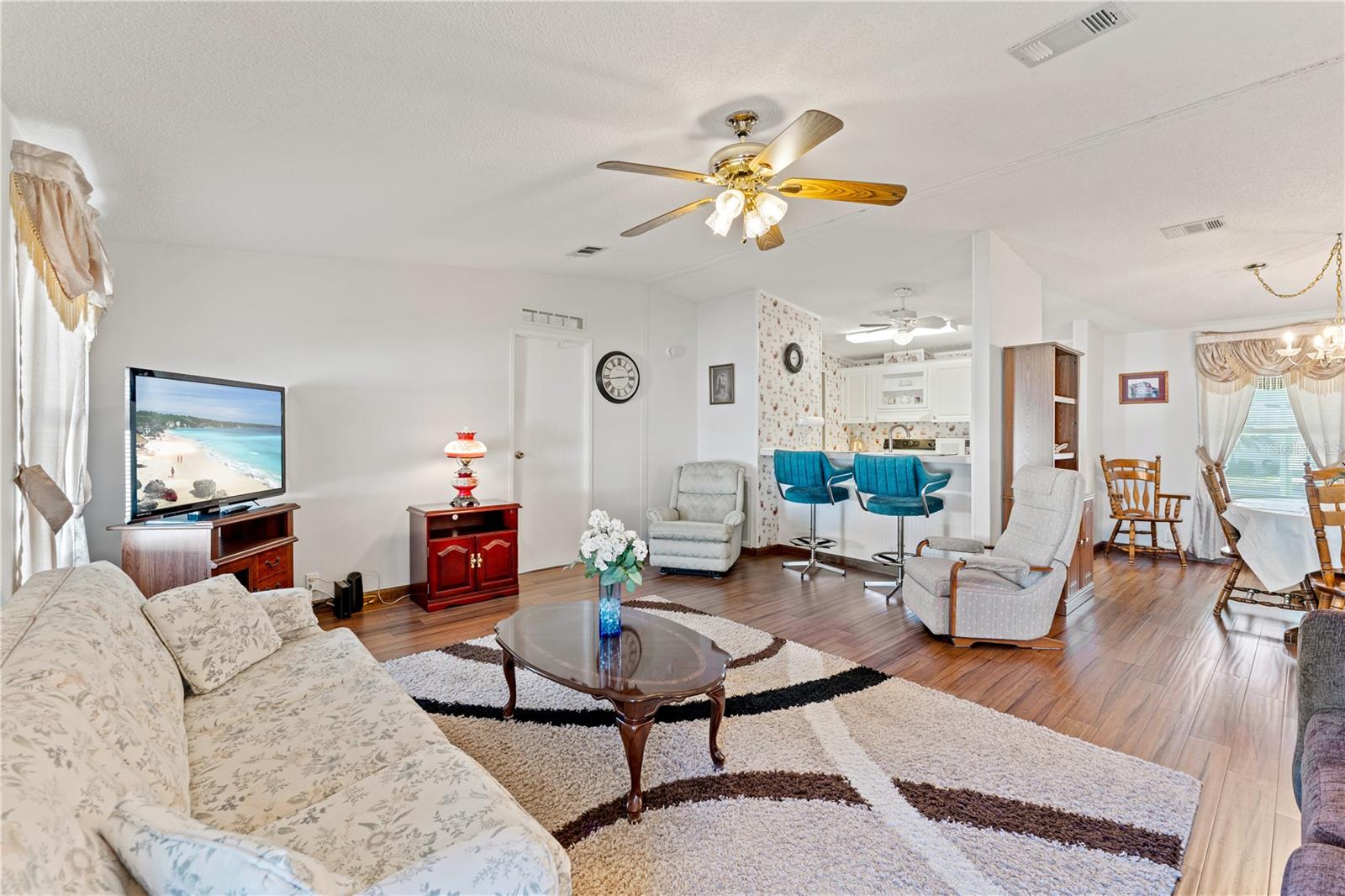 Image 15 of 50 For 6136 Ridgeway Drive