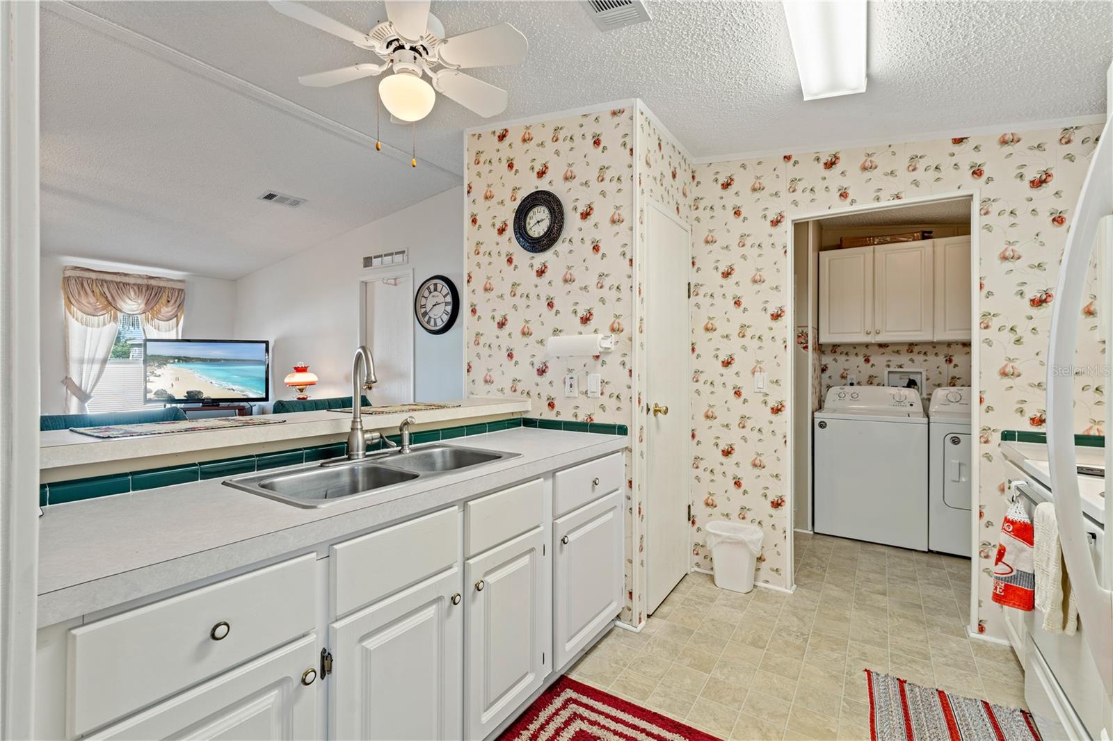 Image 18 of 50 For 6136 Ridgeway Drive