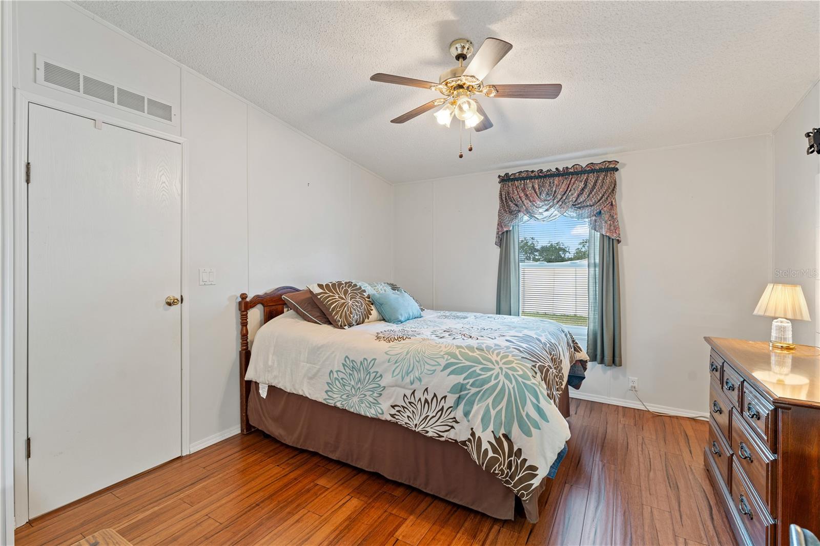 Image 21 of 50 For 6136 Ridgeway Drive