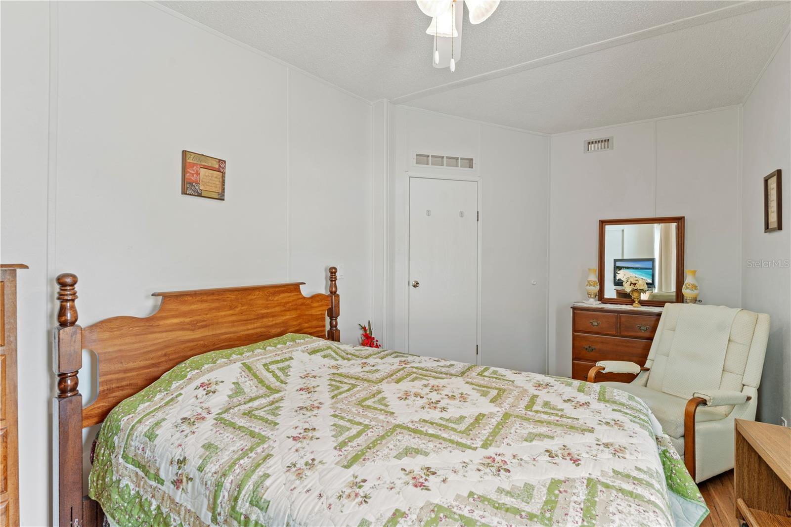 Image 25 of 50 For 6136 Ridgeway Drive