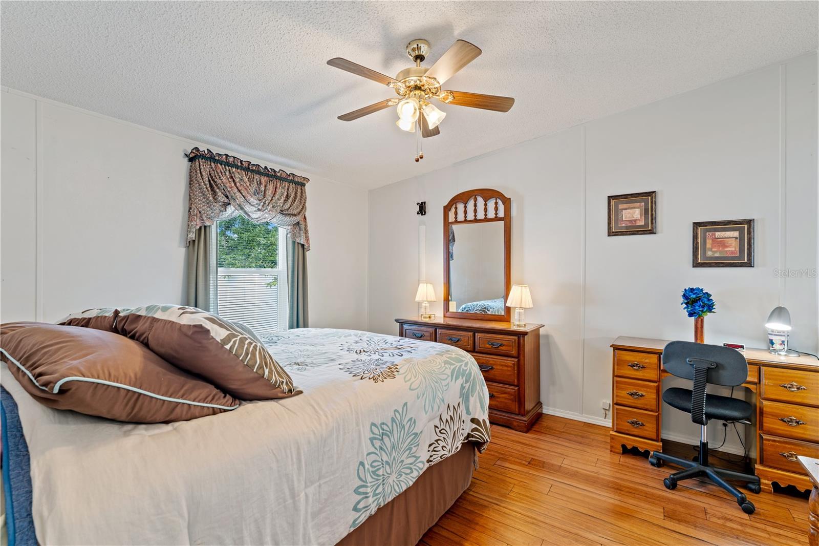 Image 5 of 50 For 6136 Ridgeway Drive