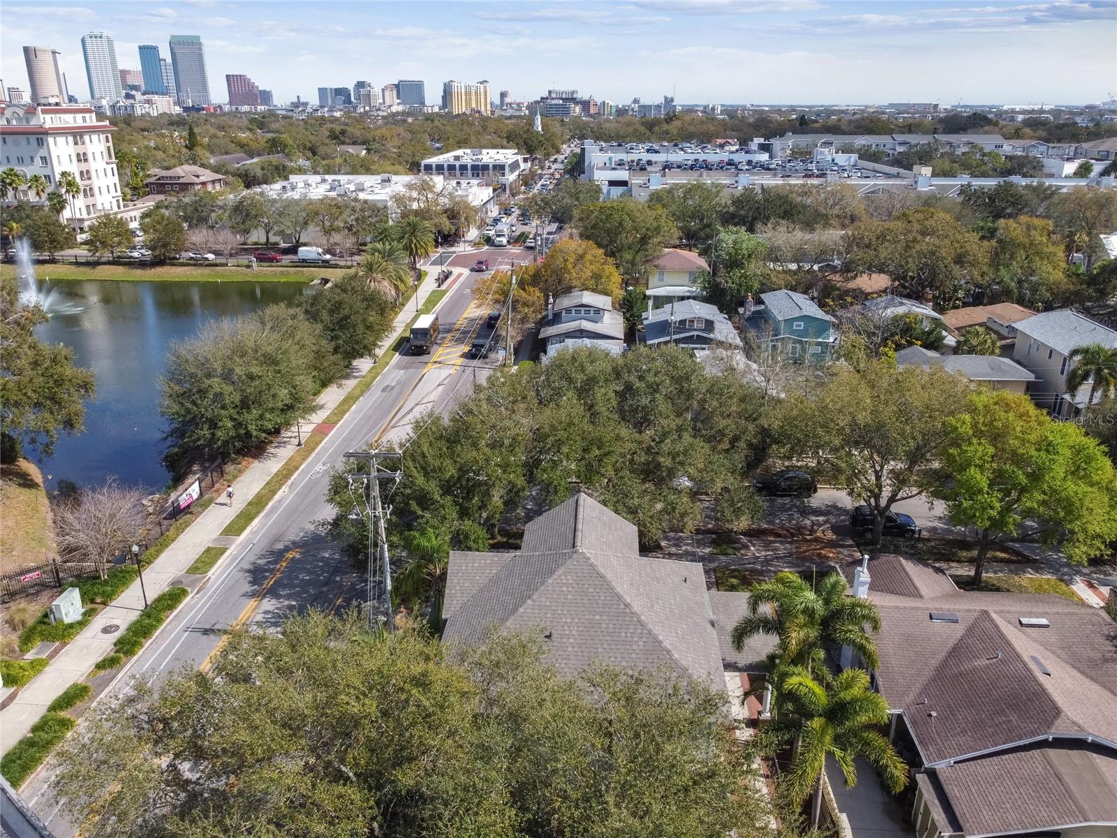 Image 4 of 72 For 701 Packwood Avenue