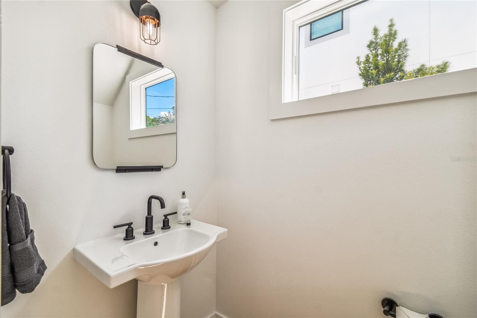 Image 5 of 54 For 4119 Boulevard