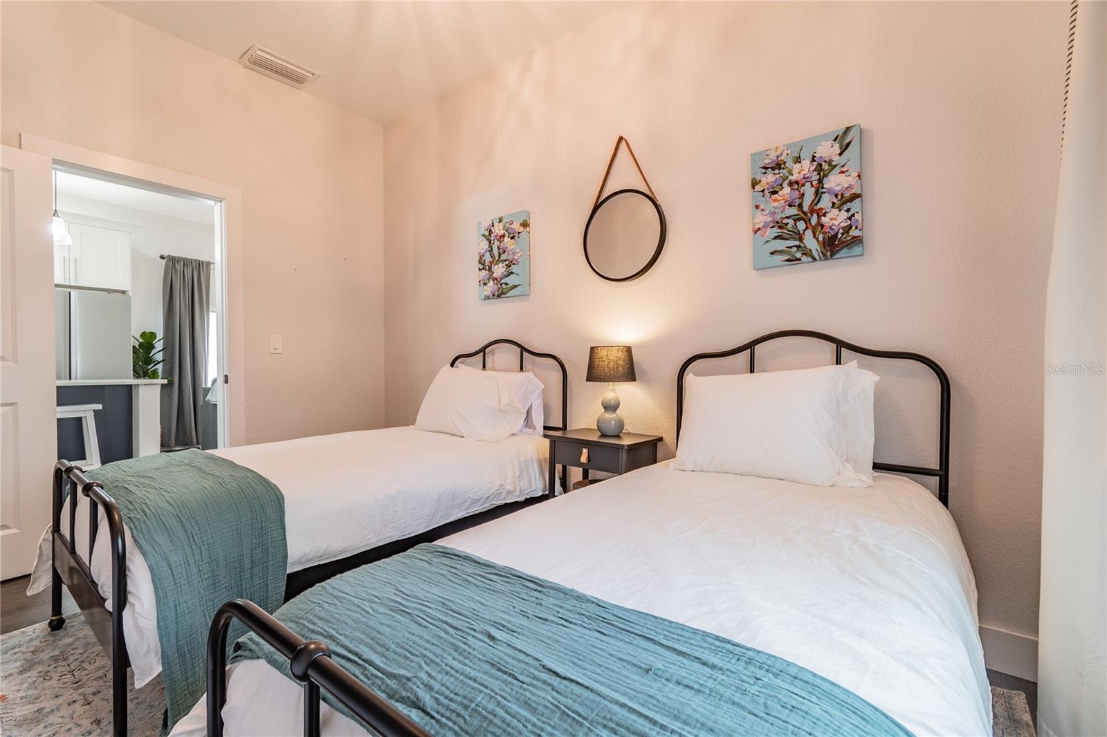 Listing photo id 11 for 1310 19th Avenue A