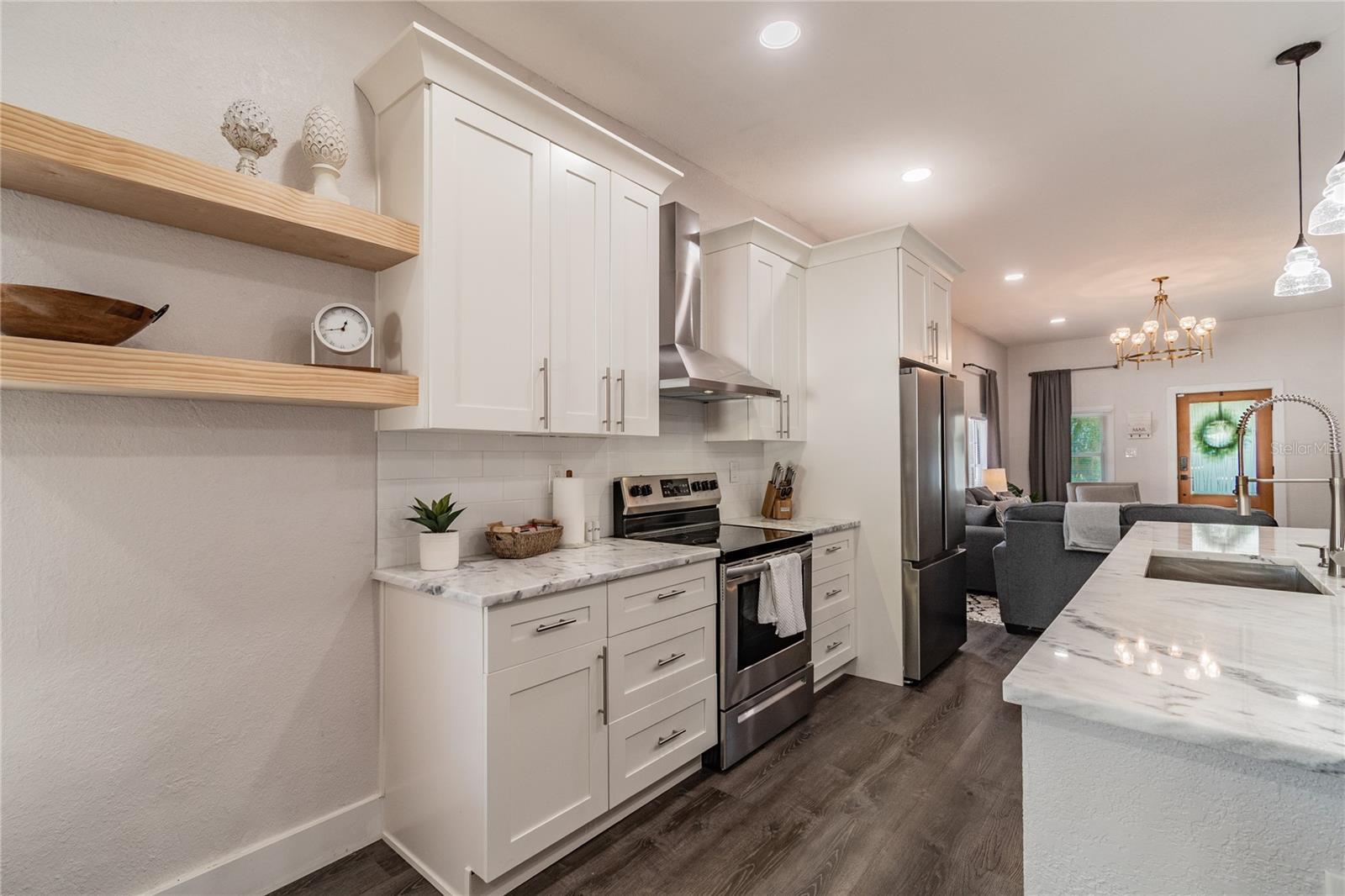 Listing photo id 17 for 1310 19th Avenue A