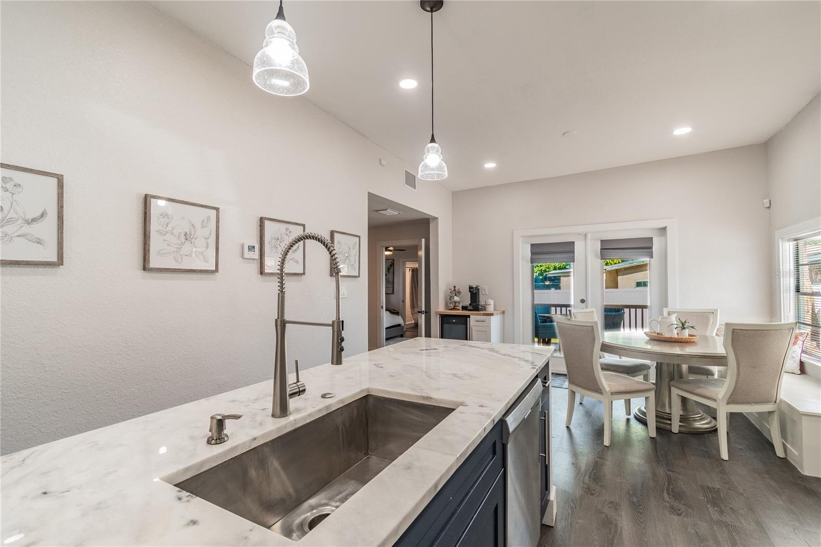 Listing photo id 19 for 1310 19th Avenue A