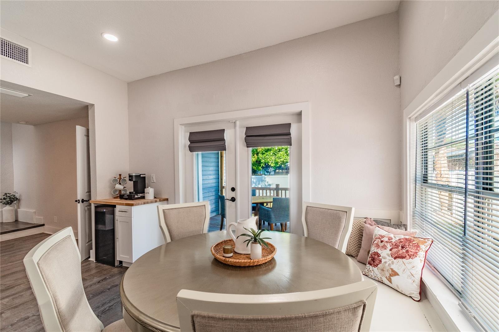 Listing photo id 21 for 1310 19th Avenue A