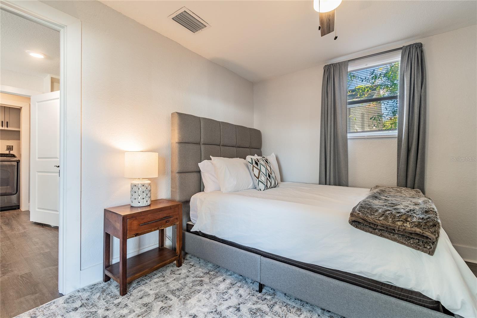 Listing photo id 26 for 1310 19th Avenue A