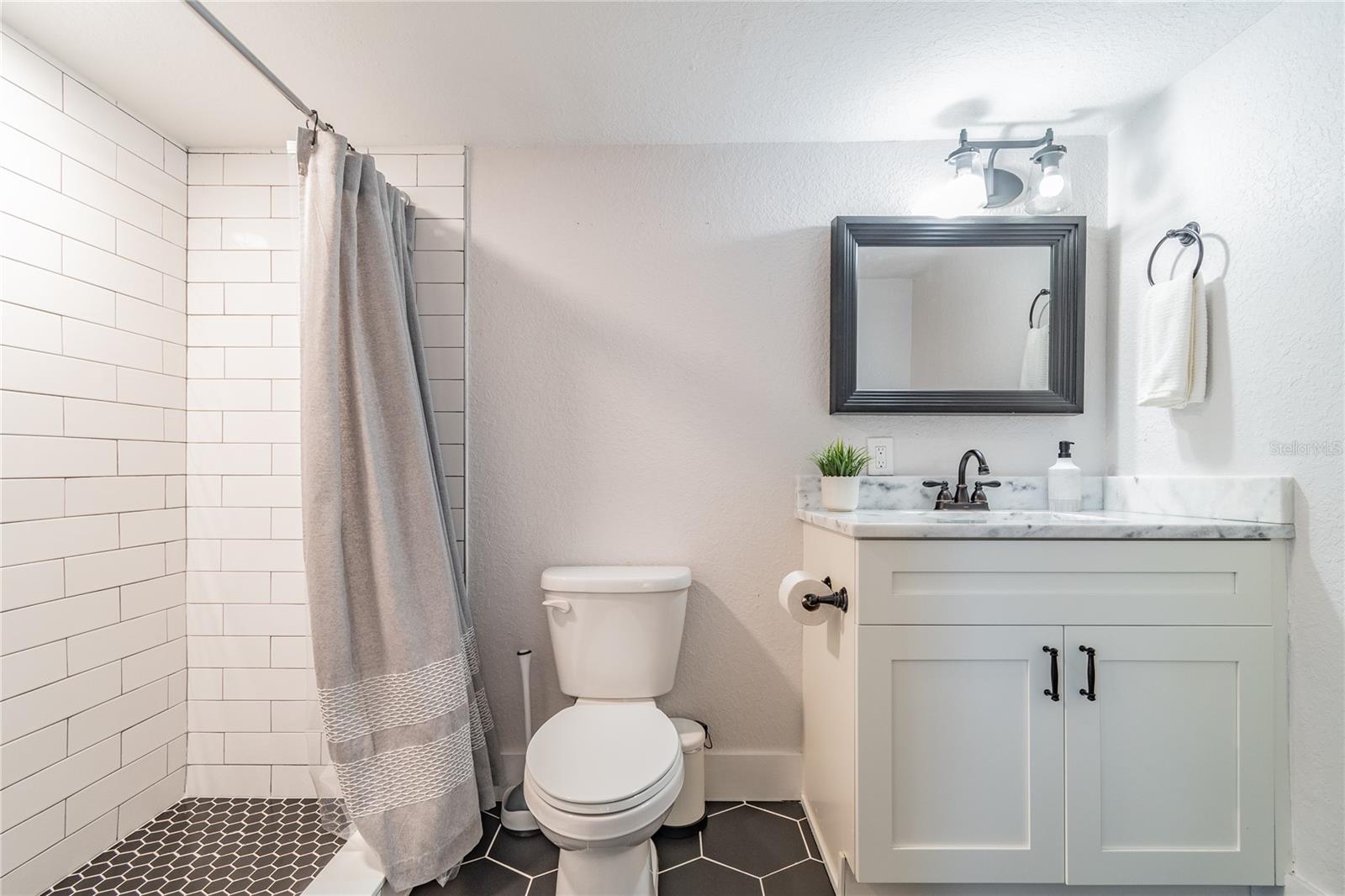 Listing photo id 32 for 1310 19th Avenue A