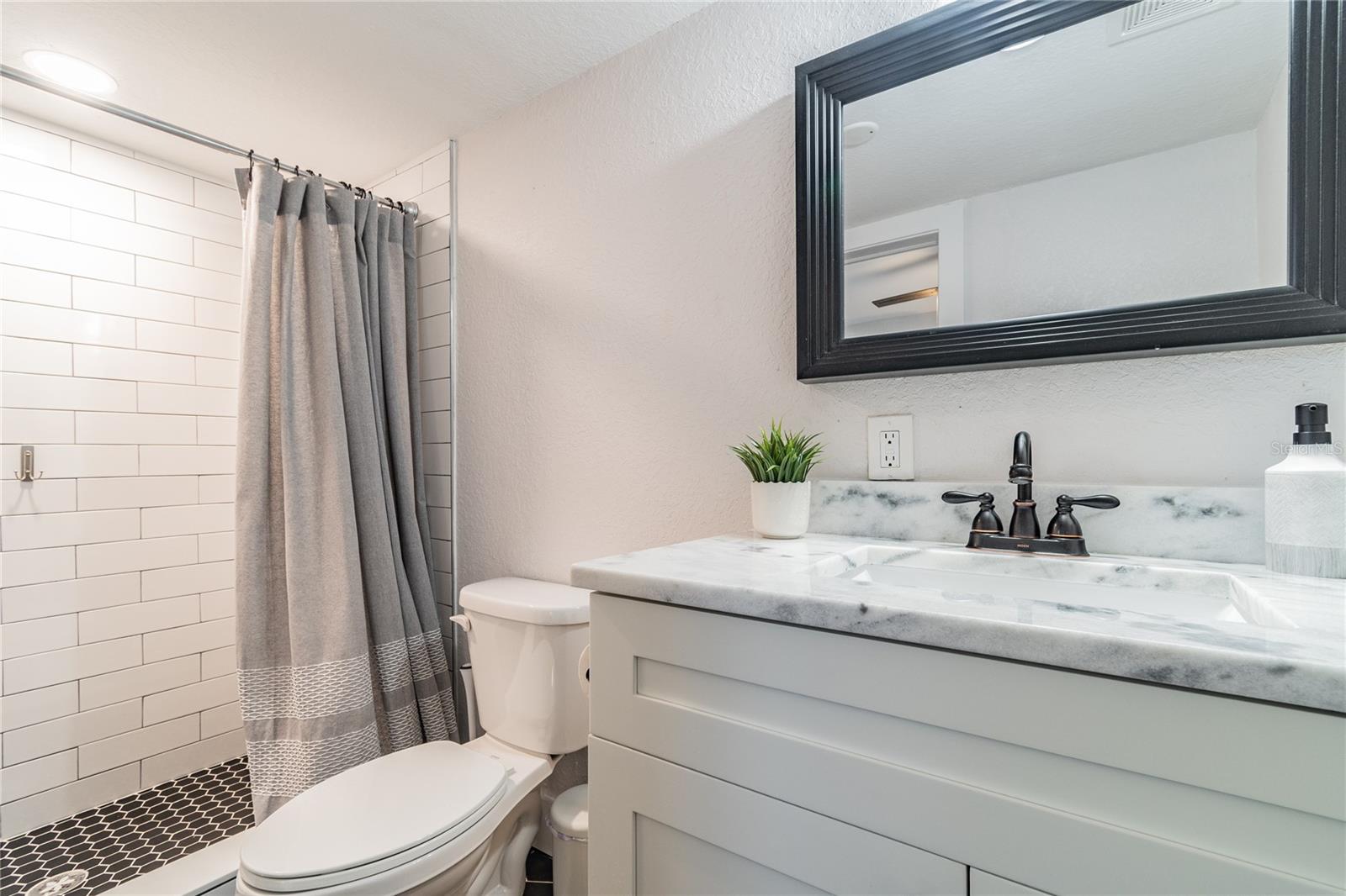 Listing photo id 33 for 1310 19th Avenue A