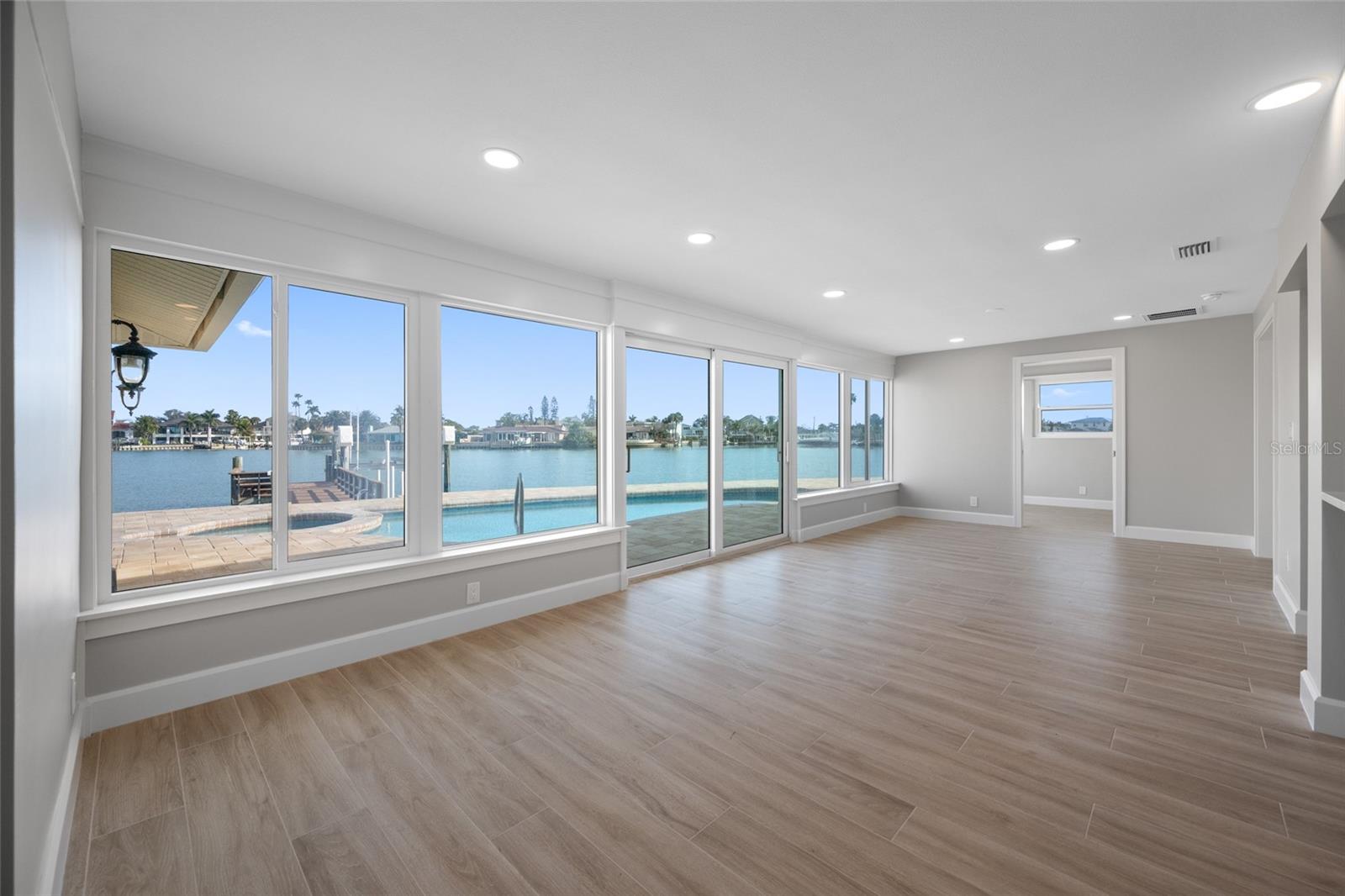 Image 14 of 75 For 6331 4th Palm Point