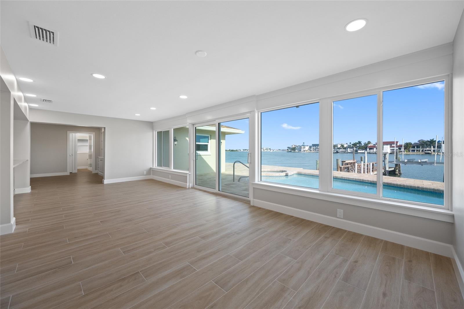 Image 15 of 75 For 6331 4th Palm Point