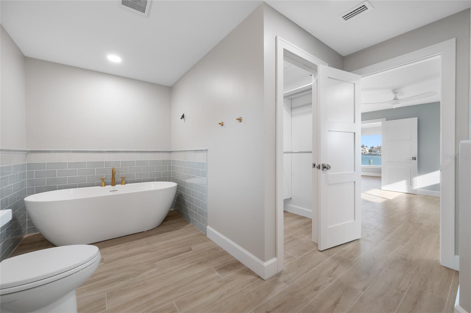 Image 40 of 75 For 6331 4th Palm Point