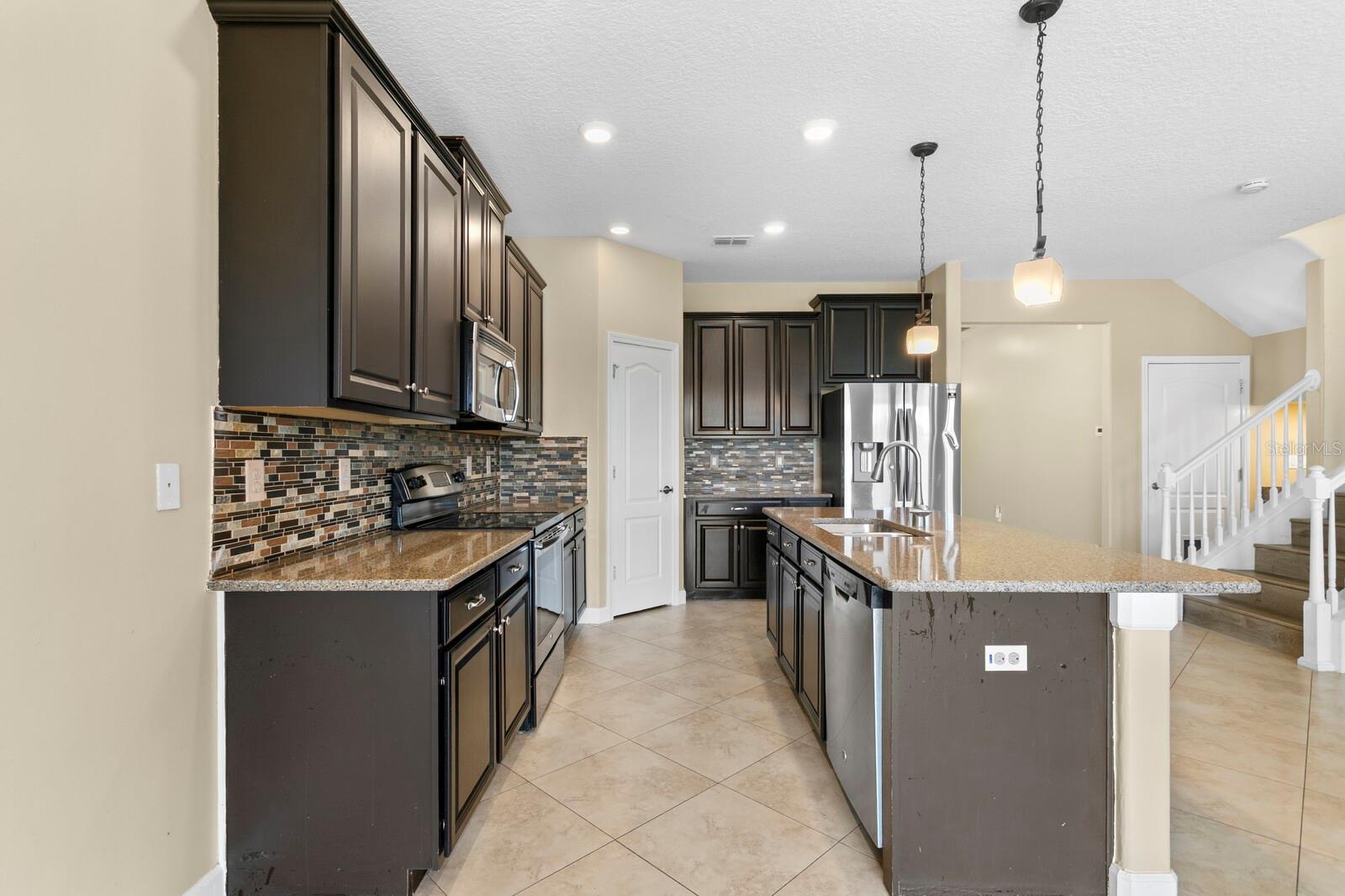 Image 13 of 54 For 19415 Paddock View Drive