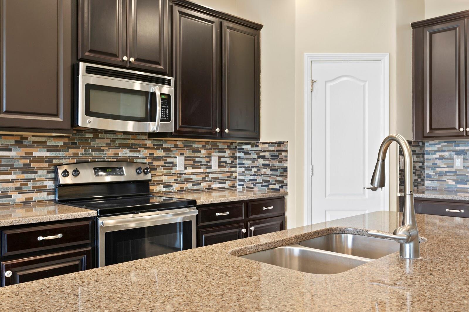 Image 14 of 54 For 19415 Paddock View Drive