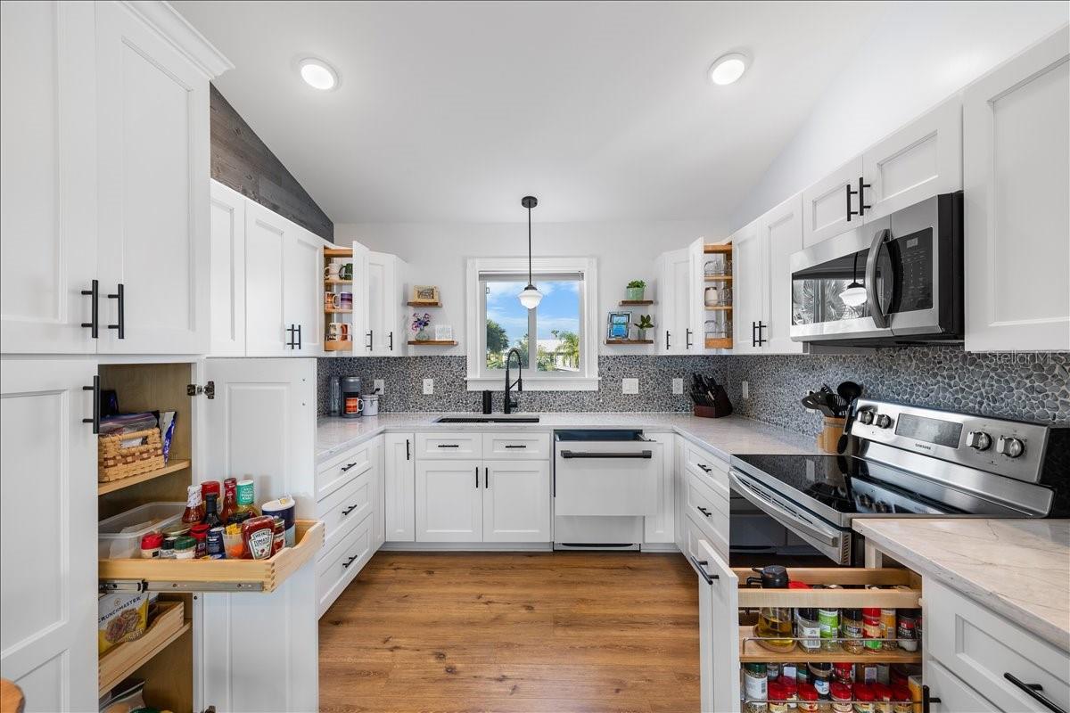 Image 16 of 47 For 4452 Kingston Drive