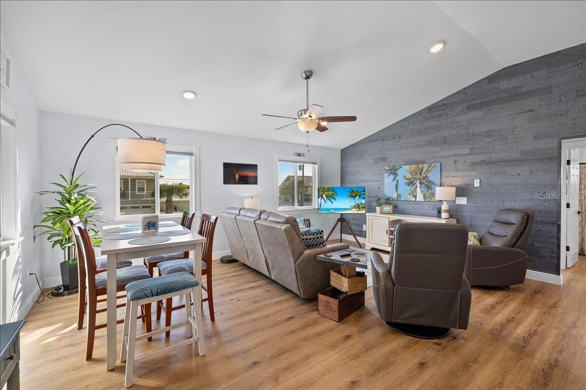 Image 17 of 47 For 4452 Kingston Drive