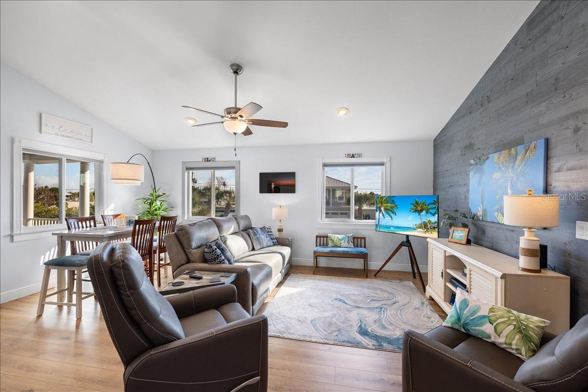 Image 18 of 47 For 4452 Kingston Drive