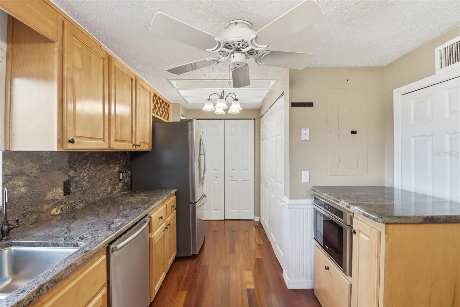 Image 10 of 45 For 5415 Riverside Drive