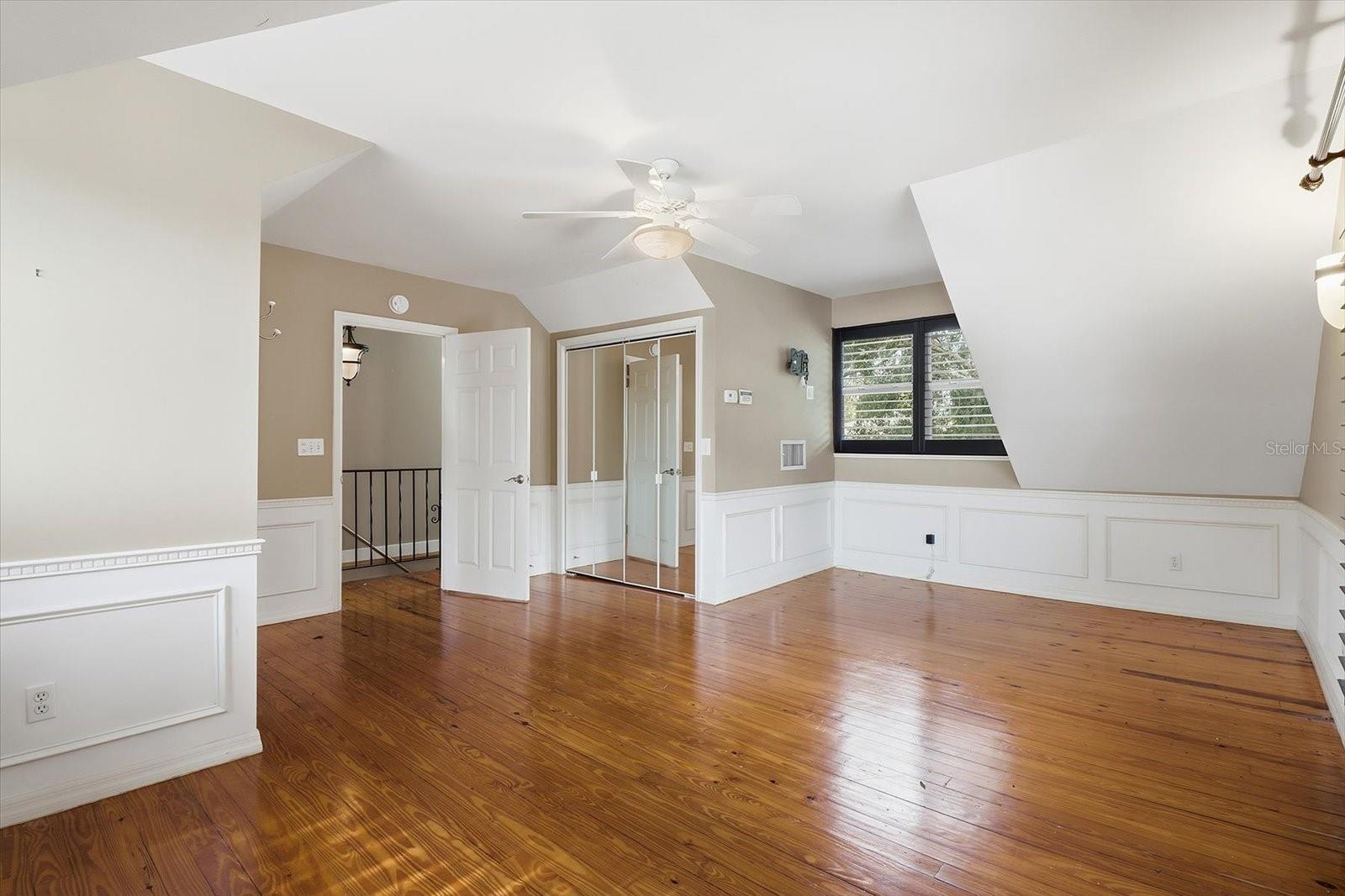 Image 23 of 45 For 5415 Riverside Drive