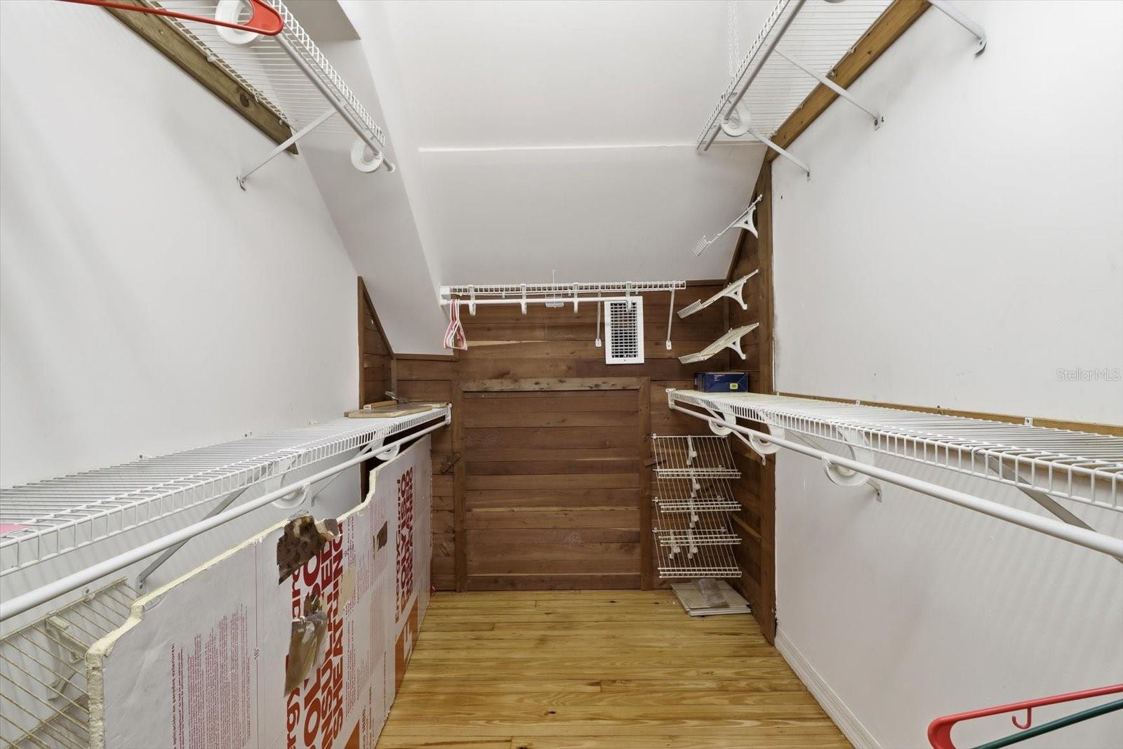 Image 24 of 45 For 5415 Riverside Drive