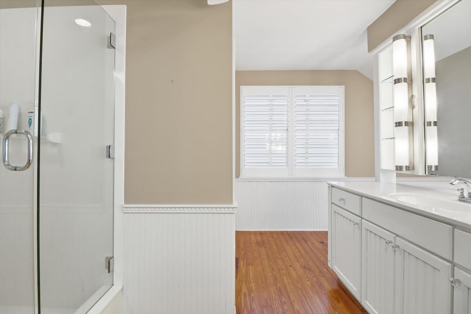 Image 28 of 45 For 5415 Riverside Drive