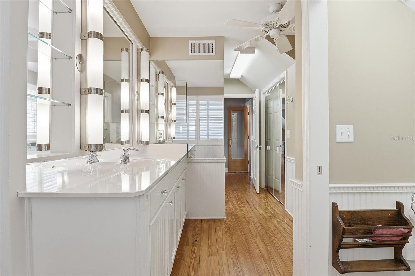 Image 30 of 45 For 5415 Riverside Drive