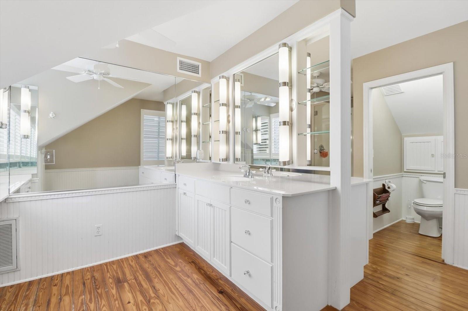 Image 31 of 45 For 5415 Riverside Drive