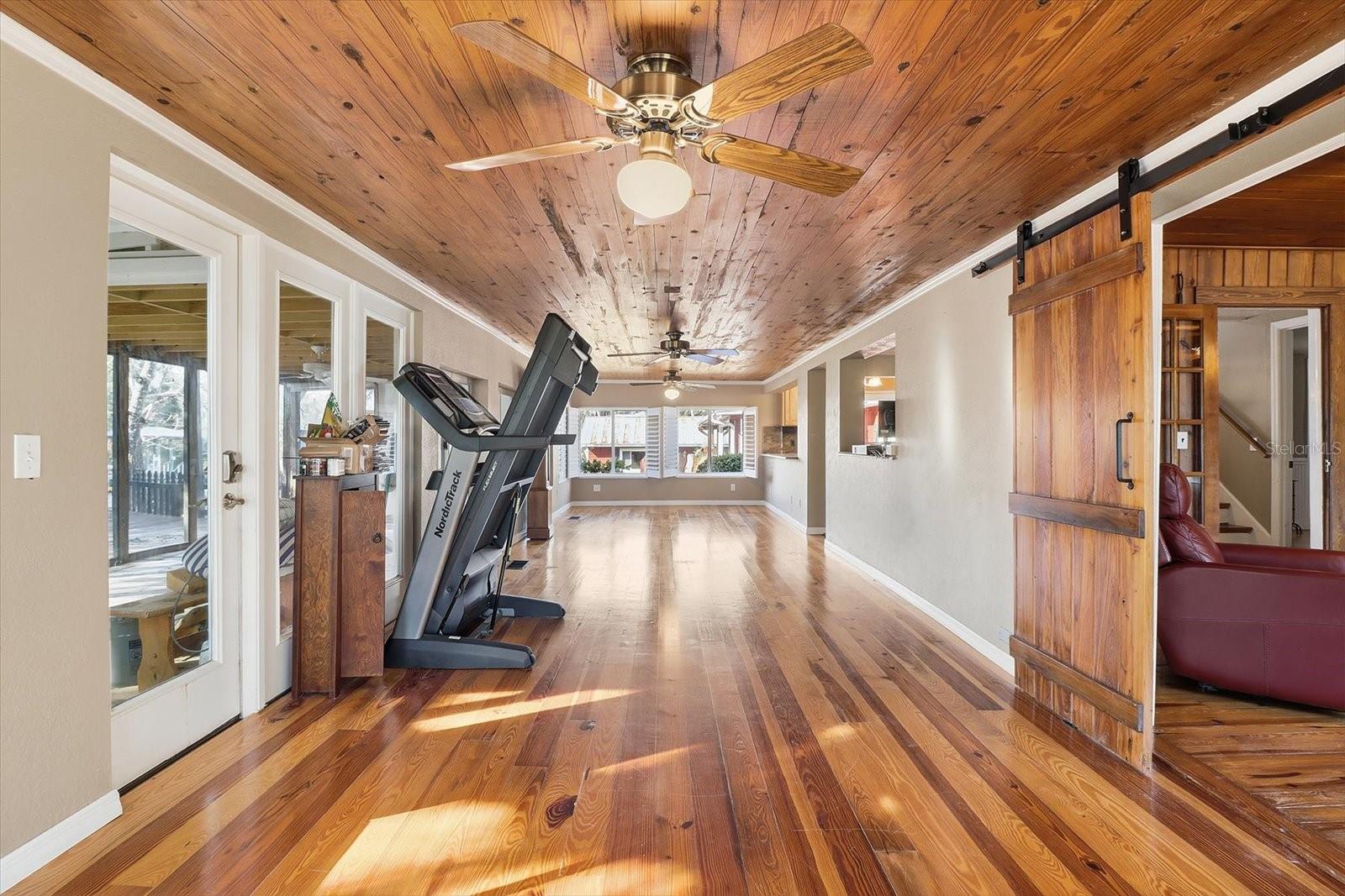 Image 6 of 45 For 5415 Riverside Drive