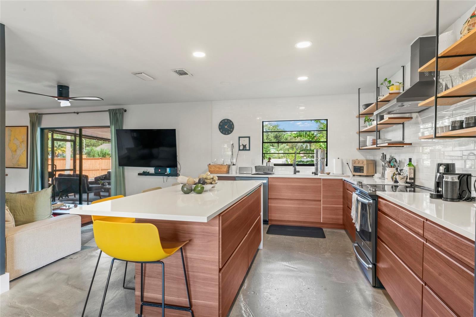 Image 27 of 62 For 16303 Calidonia Lane