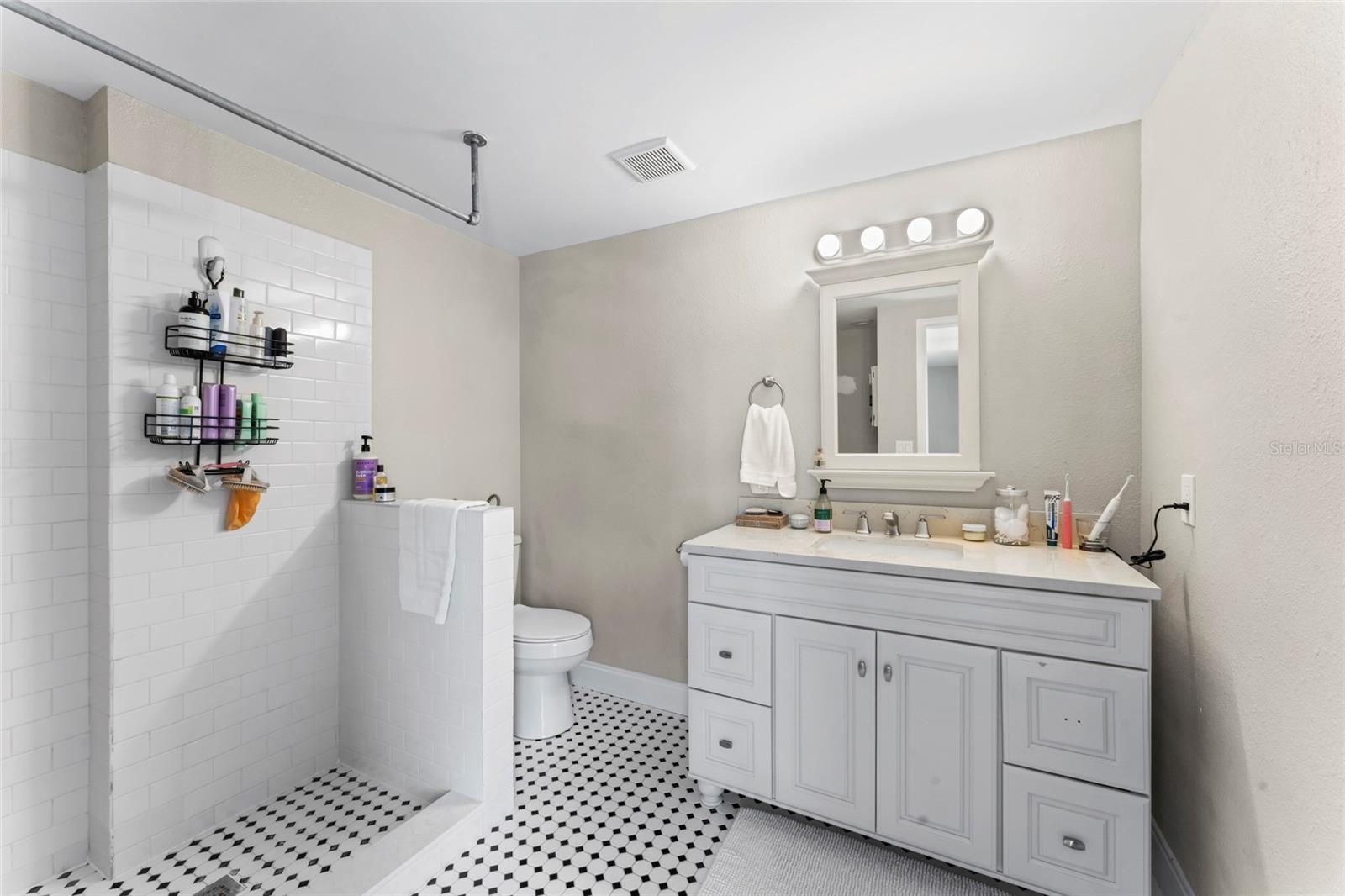 Image 48 of 62 For 16303 Calidonia Lane