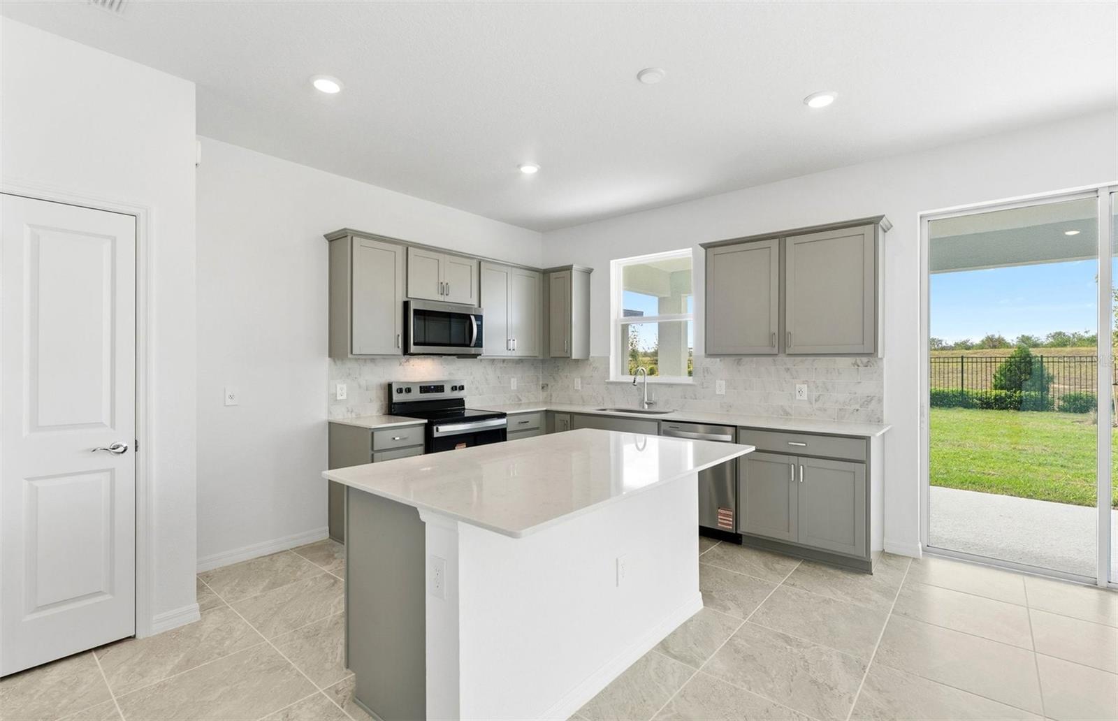 Image 2 of 29 For 1277 Lakeridge Way