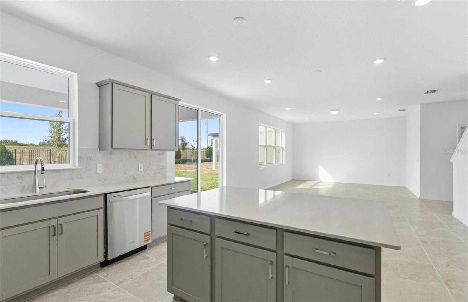 Image 3 of 29 For 1277 Lakeridge Way