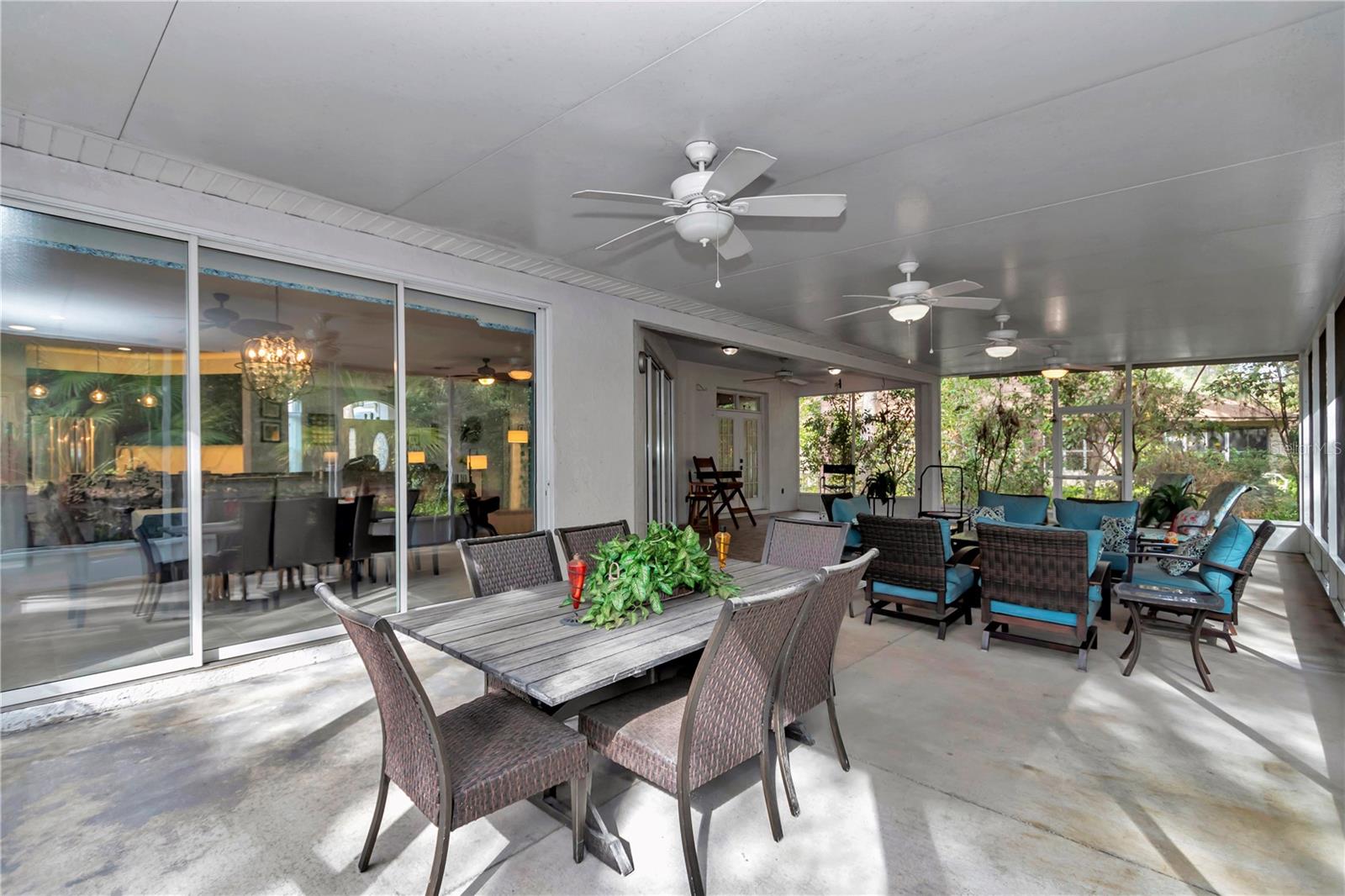 Image 21 of 61 For 10257 Sw 193rd Ct