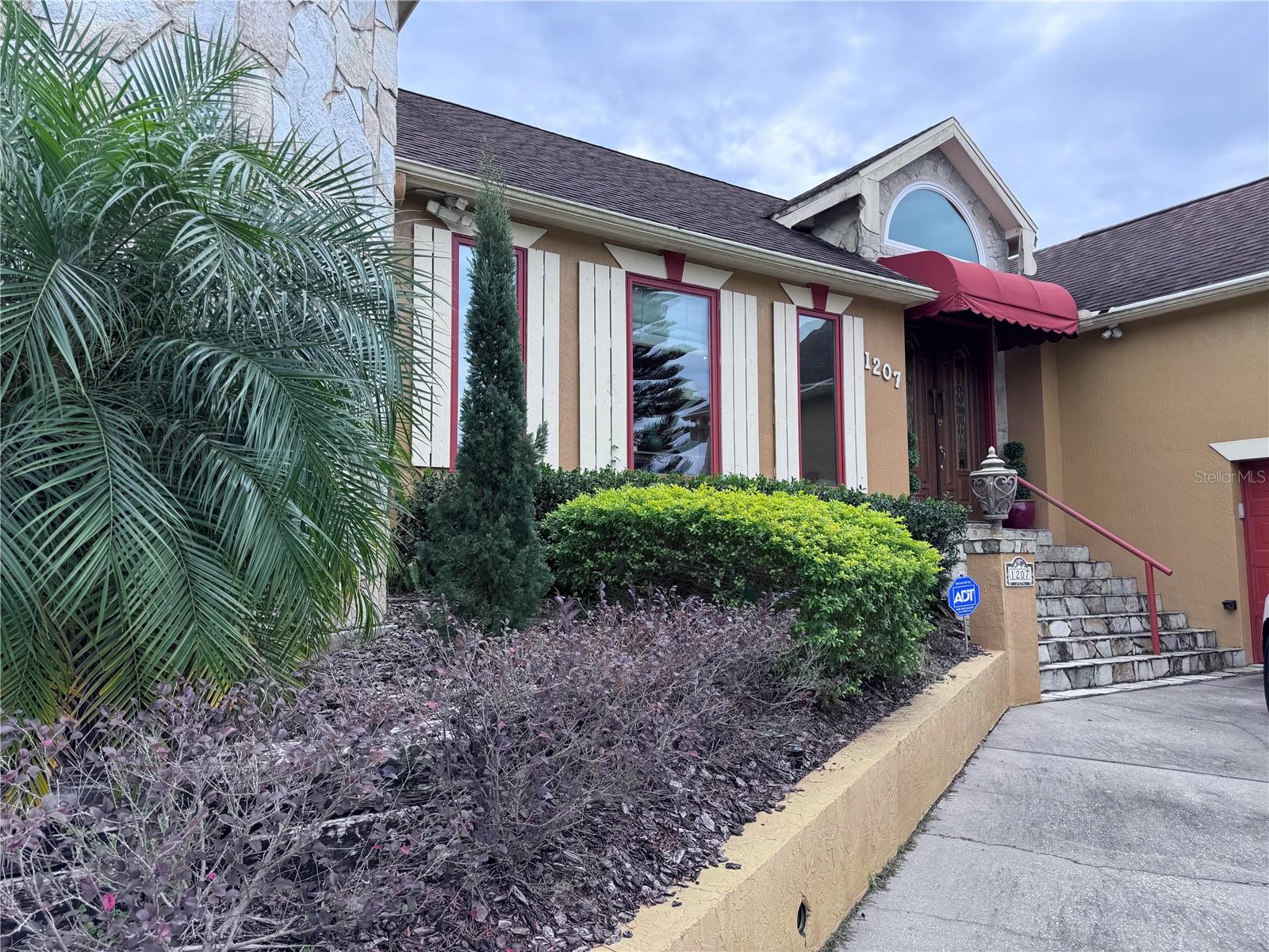 Listing Details for 1207 Overlook Road, EUSTIS, FL 32726